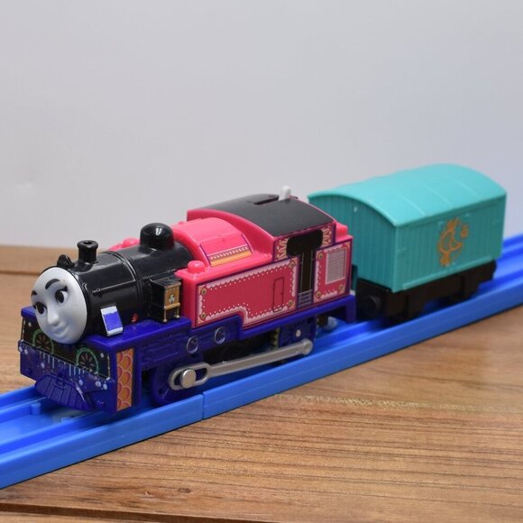 Ashima w/ Tender Thomas & Friends Motorized Engine Train Mattel 2013 Tested Work - Picture 1 of 11